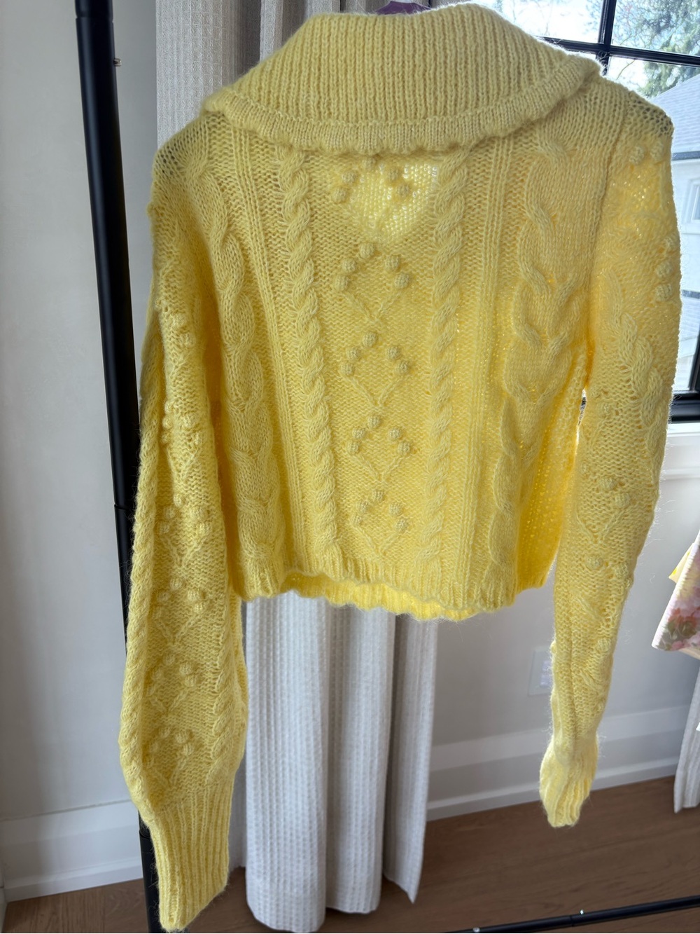 Cropped Yellow Cable-Knit Sweater with Peter Pan Collar - Picture 2 of 5